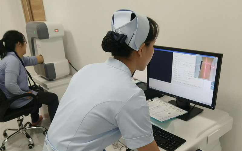 操作醫(yī)生免受任何照射劑量，保證操作醫(yī)生長期操作安全